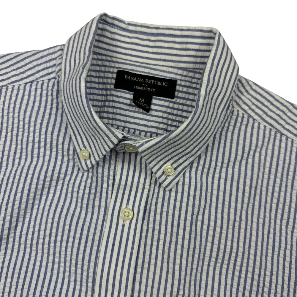 Banana Republic Mens Blue Striped Seersucker Short Sleeve Button Down Shirt